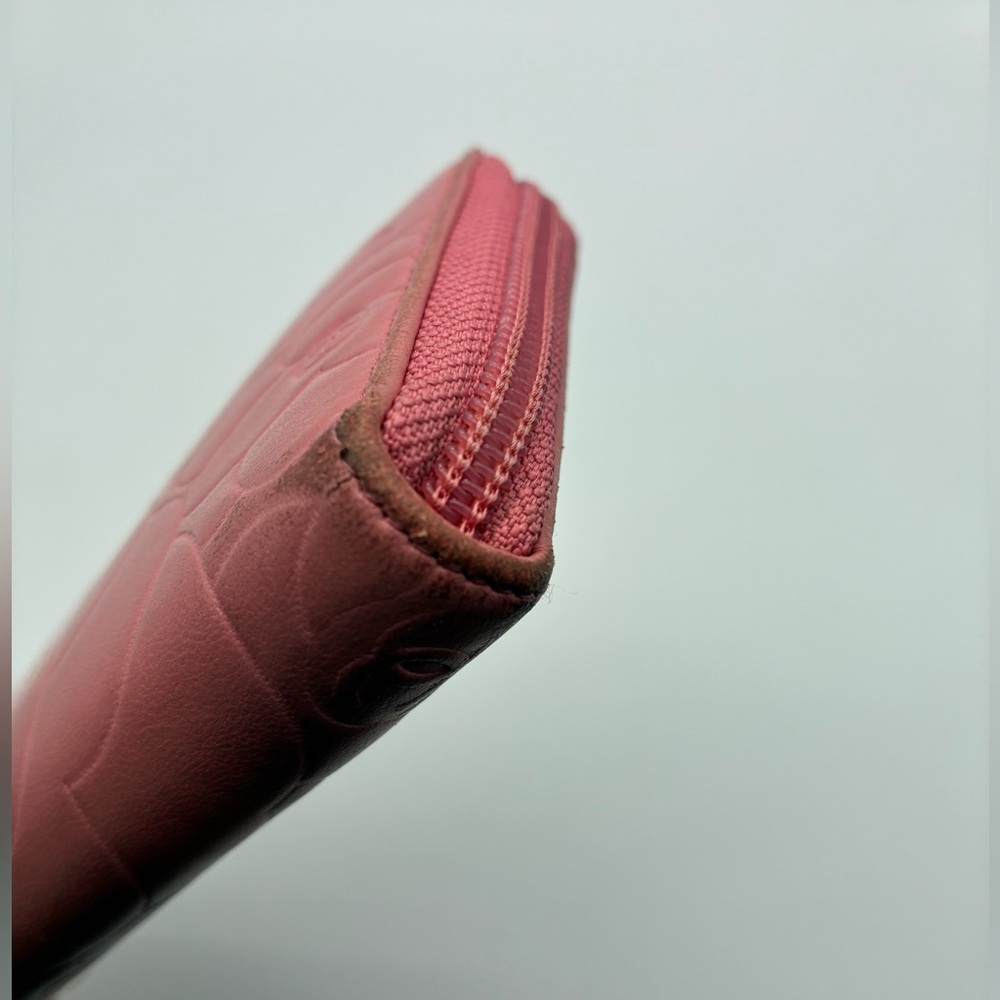 CHANEL PINK CC CAMELLIA FLOWER LAMBSKIN ZIPPY WALLET - Picture 16 of 16